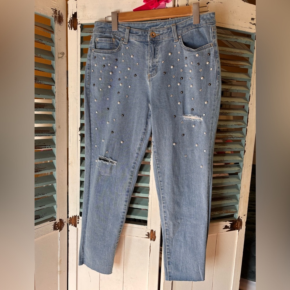 INC International Concepts Size 8 Pearl Embellished Light Wash Jeans